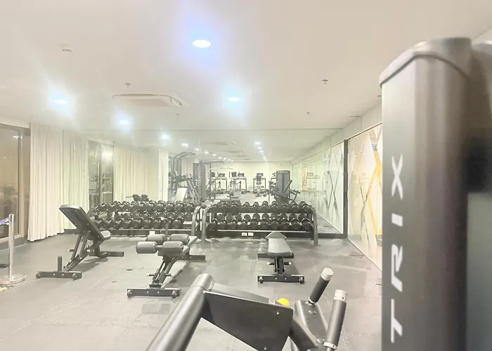 1 Bedroom Near Mall Of Aparthotel *